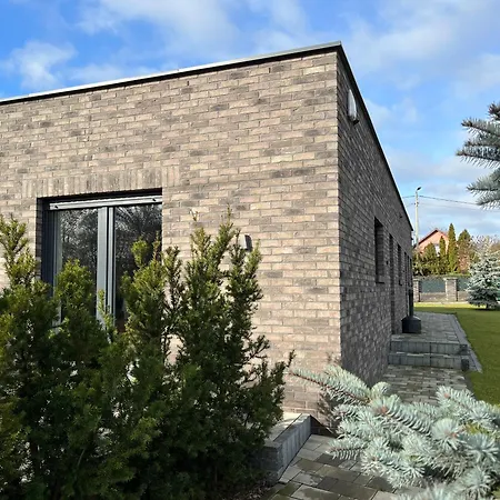 Piotrowice Apartment *